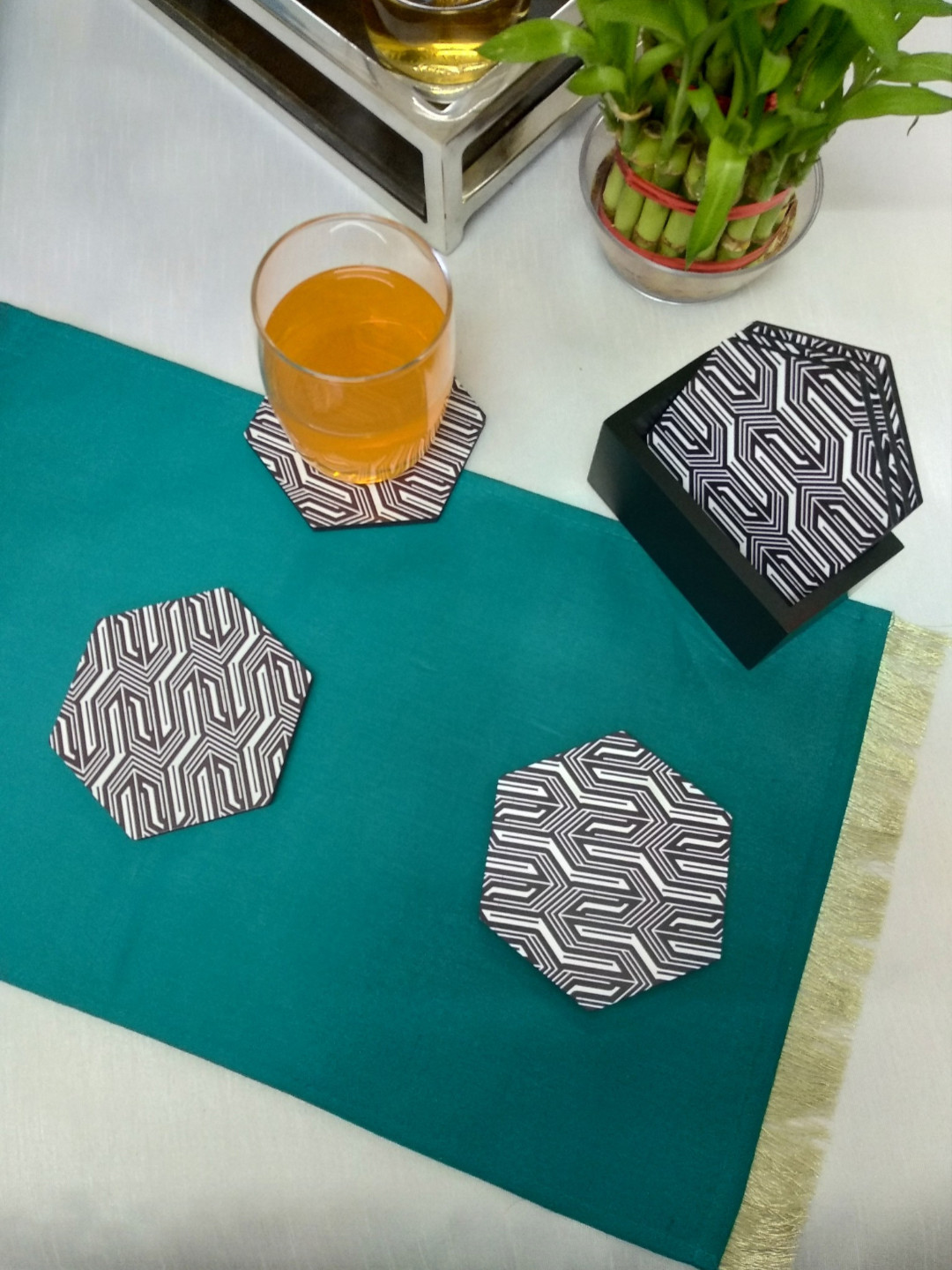 CRAYTON Set of 6 Black & White Printed Hexagon Coasters with Holder