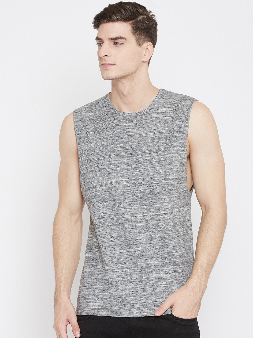 Hypernation Men Grey Solid Round Neck Pure Cotton T-shirt