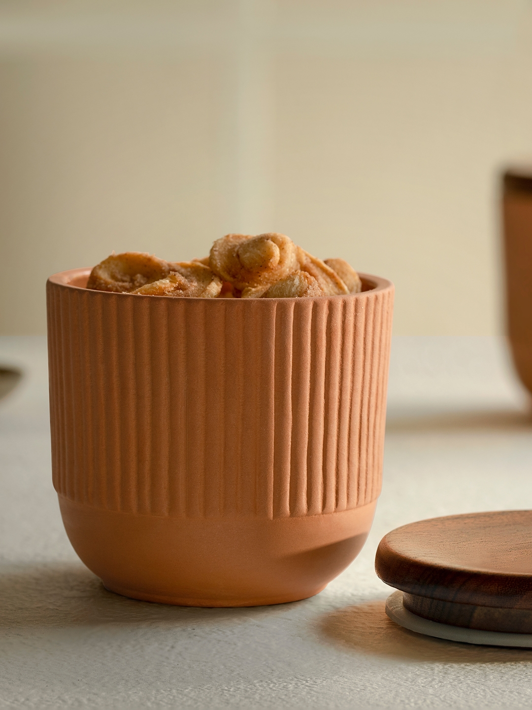 ellementry Brown Textured Sienna Terracotta Jar With Wooden Lid