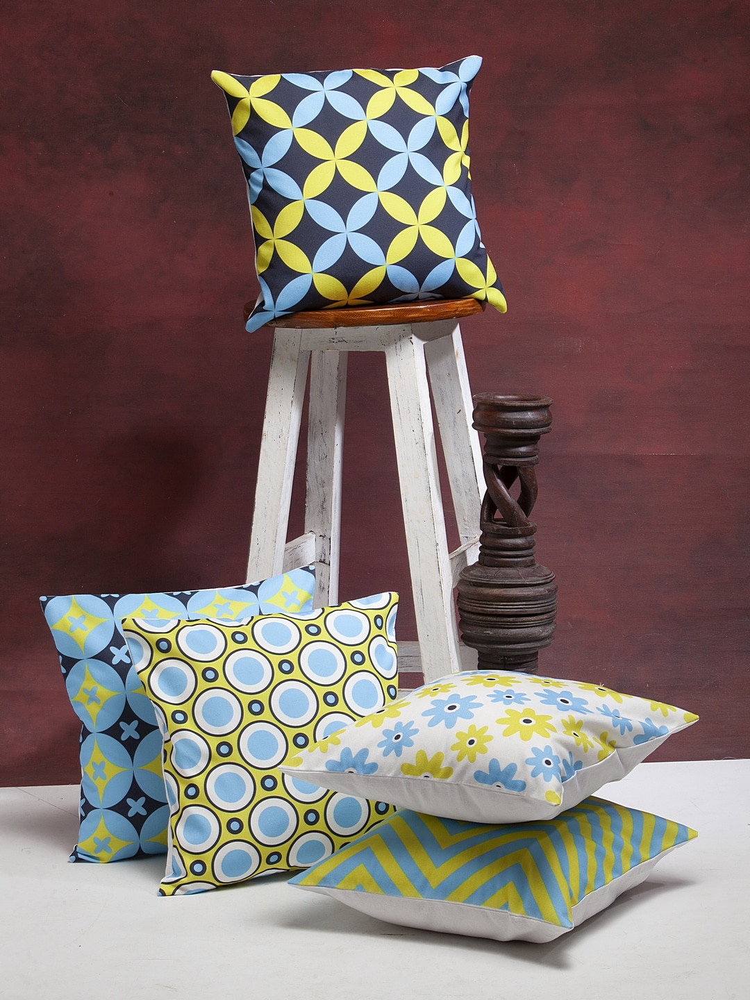 Alina decor Multicoloured Chevron Polyester Silk Washable 5 Pcs Cushion Covers -16x16In