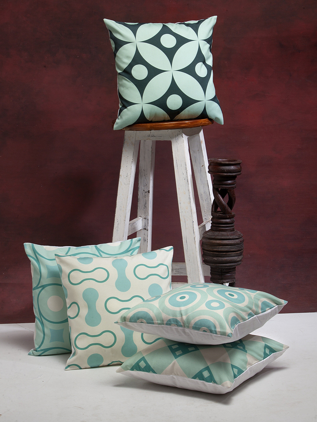 Alina decor Sea Green & Navy Blue Set of 5 Abstract Square Cushion Covers