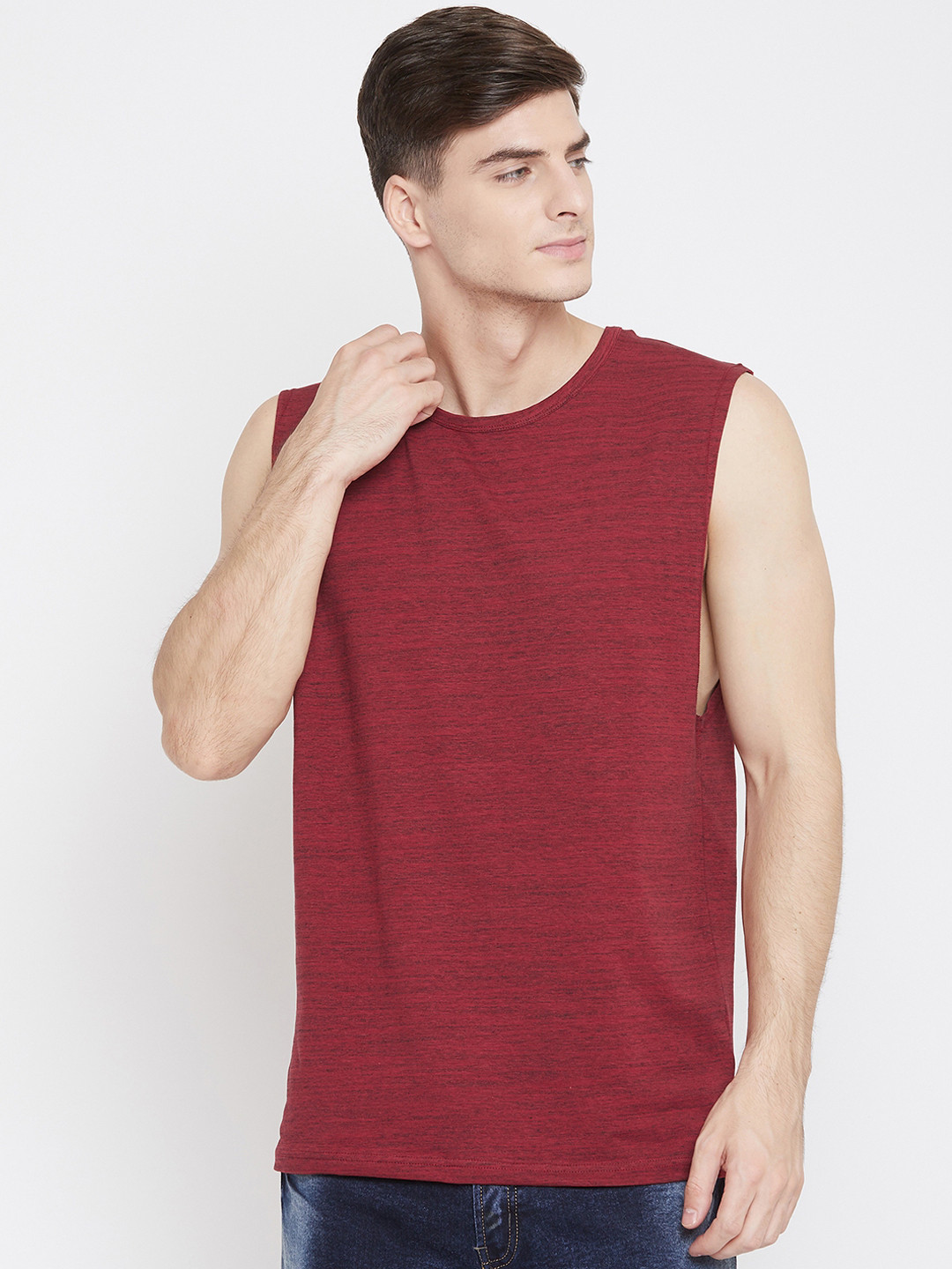 Hypernation Men Maroon Solid Round Neck T-shirt