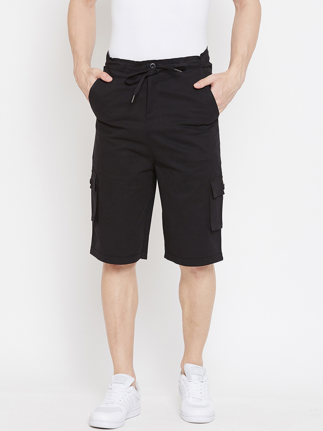 Hypernation Men Black Solid Regular Fit Cargo Shorts