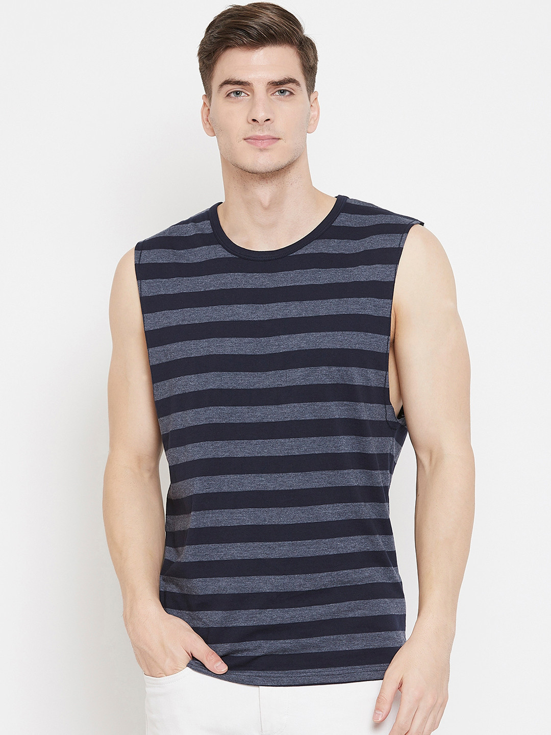 Hypernation Men Blue Striped Round Neck Pure Cotton T-shirt