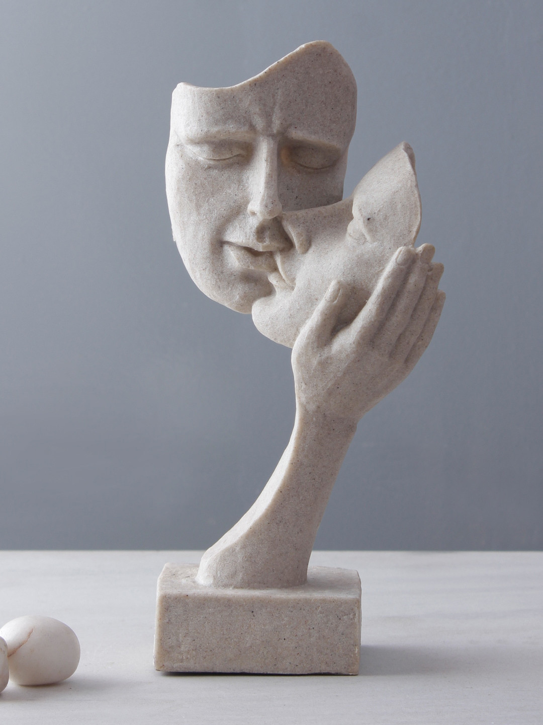 TAYHAA Kissing Couple Cream Polyresin Matte Living Room Medium Showpiece - 11.4 Inches