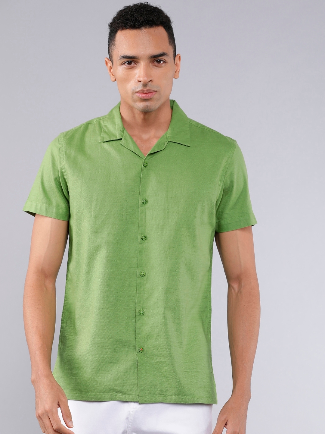 LOCOMOTIVE Men Green Slim Fit Solid Casual Shirt