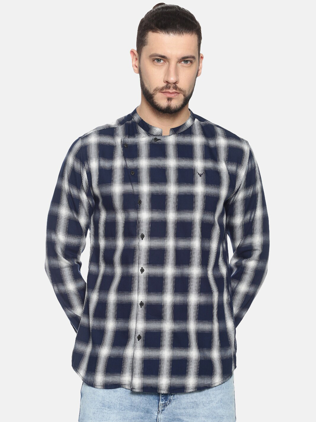 SHOWOFFFF Men Blue & White Slim Fit Checked Casual Shirt