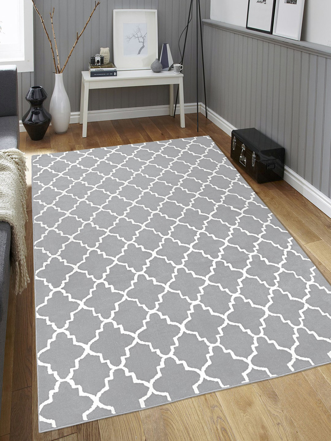 Saral Home Grey & White Geometric Ogee Designer Anti-Skid Carpet