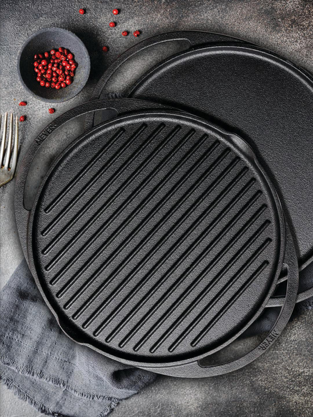 MEYER Black Pre-Seasoned Cast Iron 2-In-1 Grill & Griddle Tawa