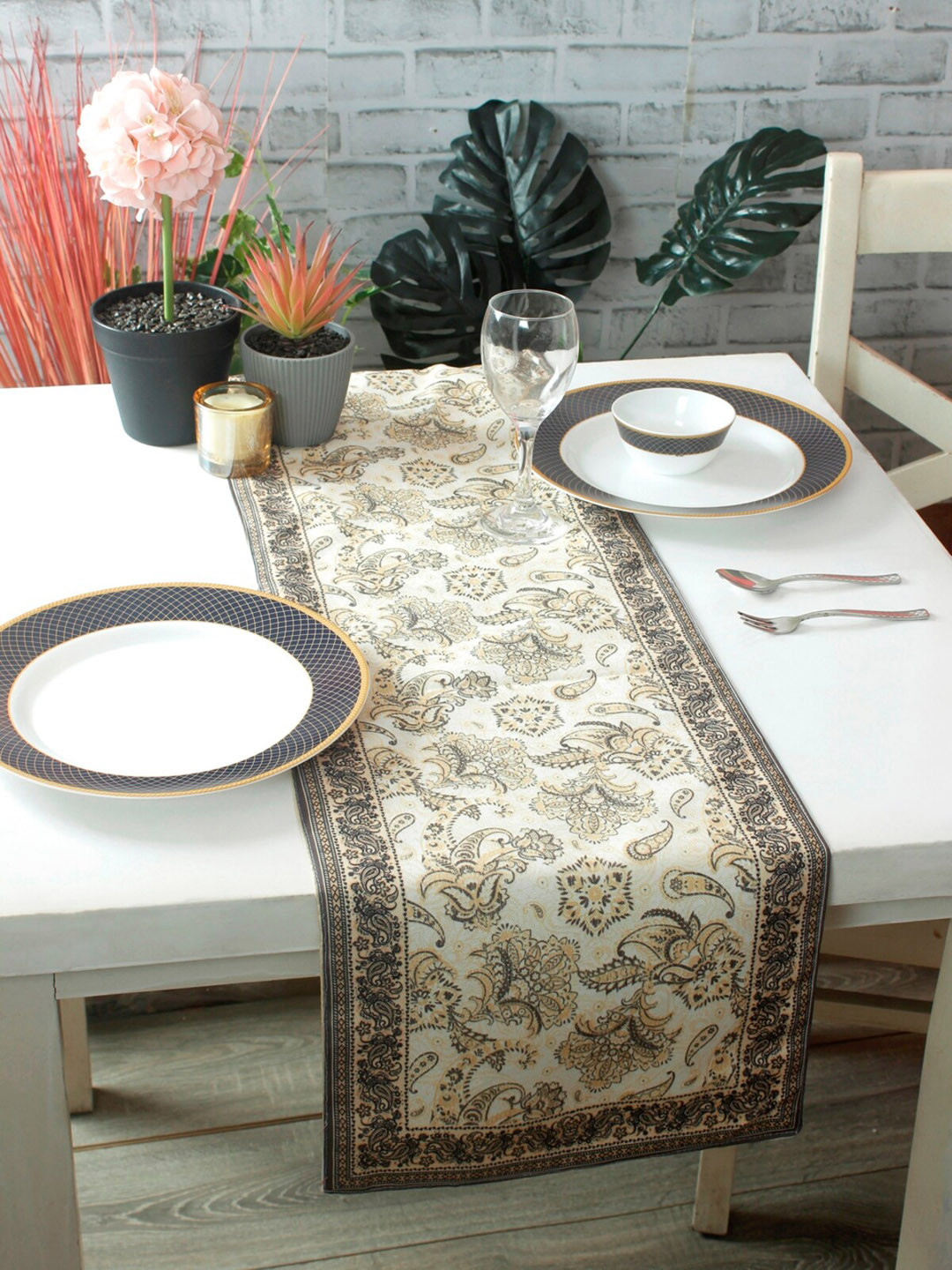 ROMEE Cream-Coloured & Grey Printed Table Runner