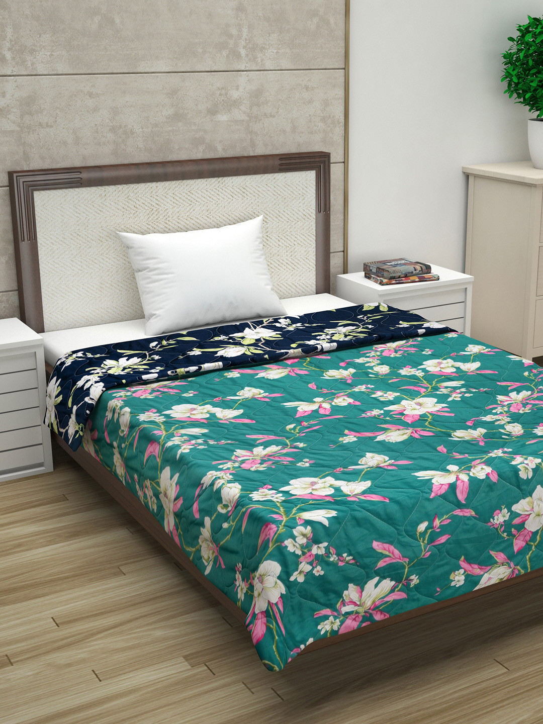 Divine Casa Green & Navy Blue Floral Mild Winter 110 GSM Single Bed Comforter