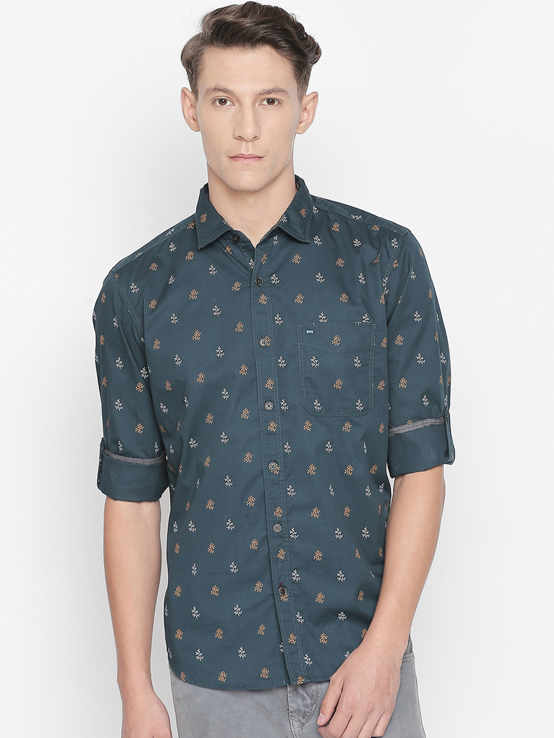 Basics Men Green Slim Fit Printed Casual Shirt
