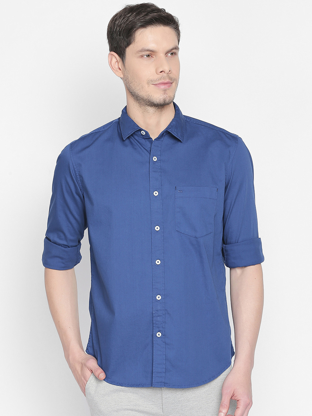 Basics Men Blue Slim Fit Solid Casual Shirt