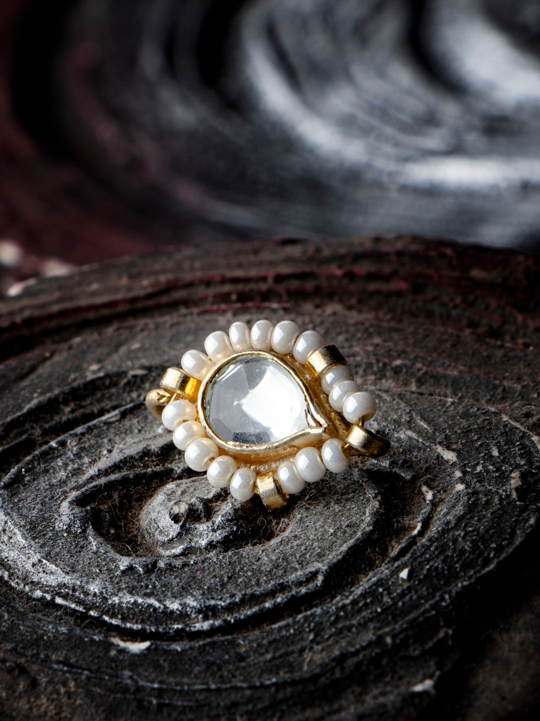 MORKANTH JEWELLERY Gold-Plated & White Kundan & Pearl Embellished Nosepin