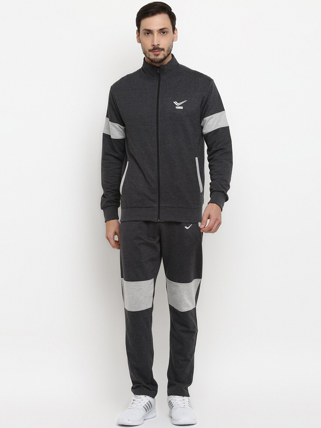 Yuuki Men Grey Solid Tracksuit