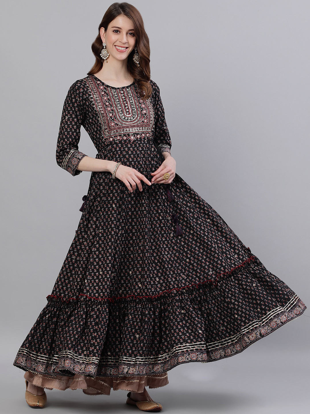 Ishin Women Floral Print Thread Work Anarkali Kurta