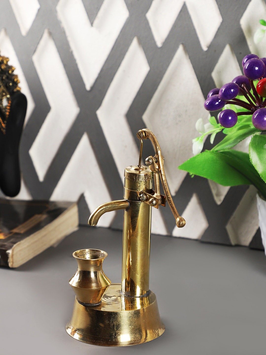 EXIM DECOR Hand Pump Gold Brass Metallic Living Room Small Showpiece - 5 Inches