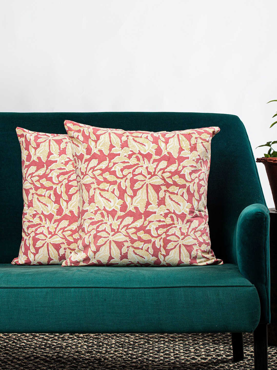 Contrast Living Maroon Floral Polyester Silk Breathable 2 Pcs Cushion Covers -18x18In
