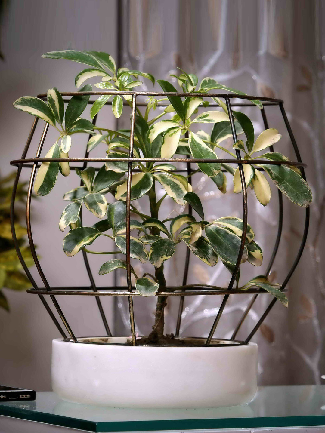 POSH-N-PLUSH White & Copper-Toned Marble-With Mesh Net Planter