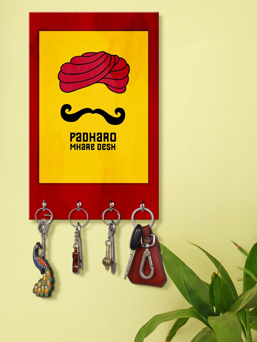 999Store Yellow & Red Padharo Mharae Desh Pattern Wooden Keyholder