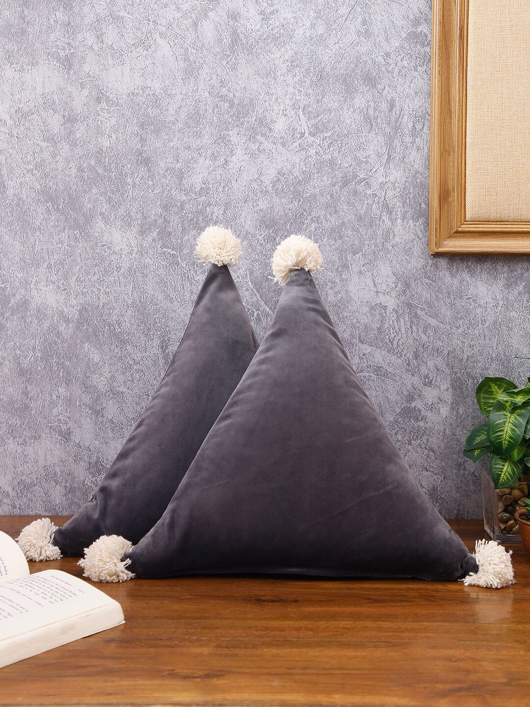 eyda Set of 2 Grey Solid Velvet Triangle Floor Cushions