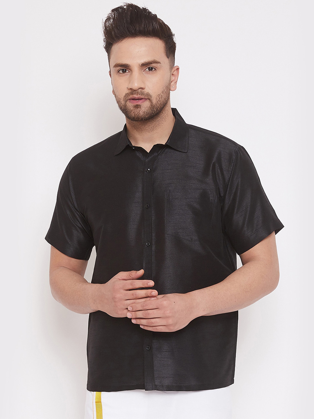 VASTRAMAY Men Black Regular Fit Solid Casual Shirt
