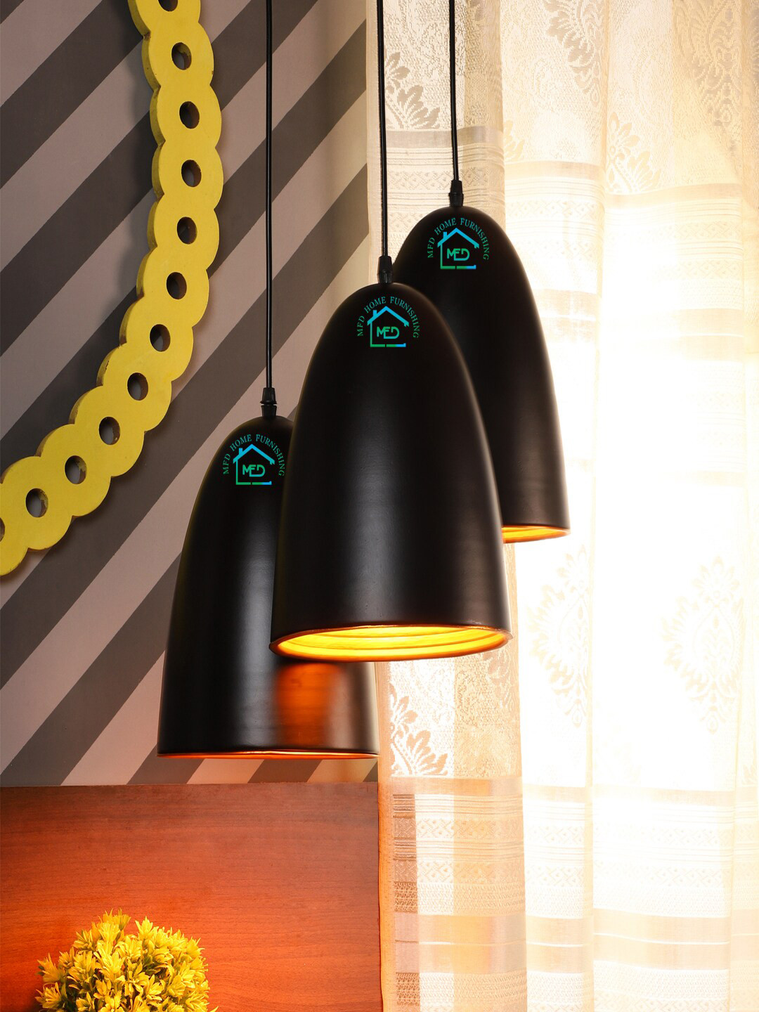 MFD HOME FURNISHING Black & Gold-Toned Solid Traditional Cluster Lights