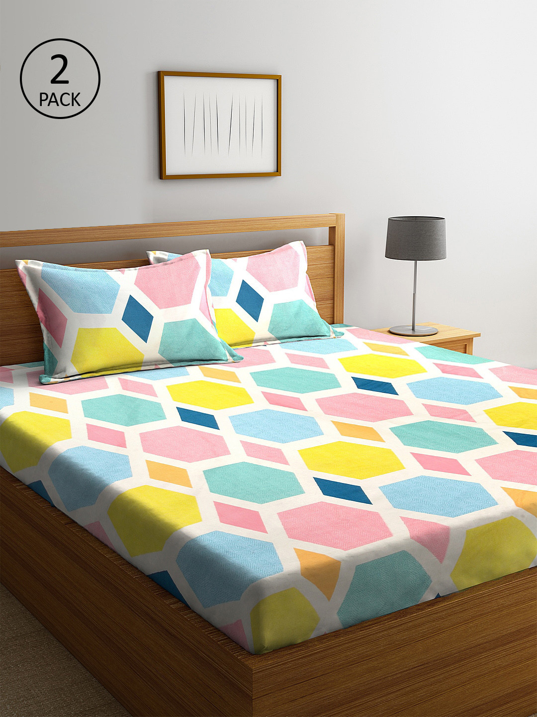 KLOTTHE White Geometric Cotton 210 TC Fitted King Fine 2 Bedsheet with 4 Pillow Covers-98 x 89 inches