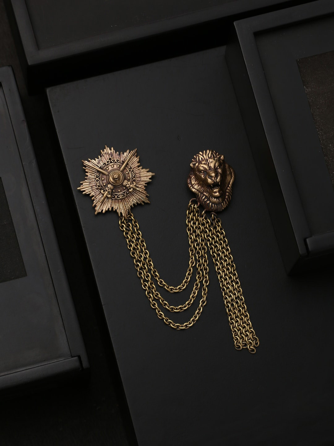 COSA NOSTRAA Men Gold-Toned Antique Armoured Lion Brooch