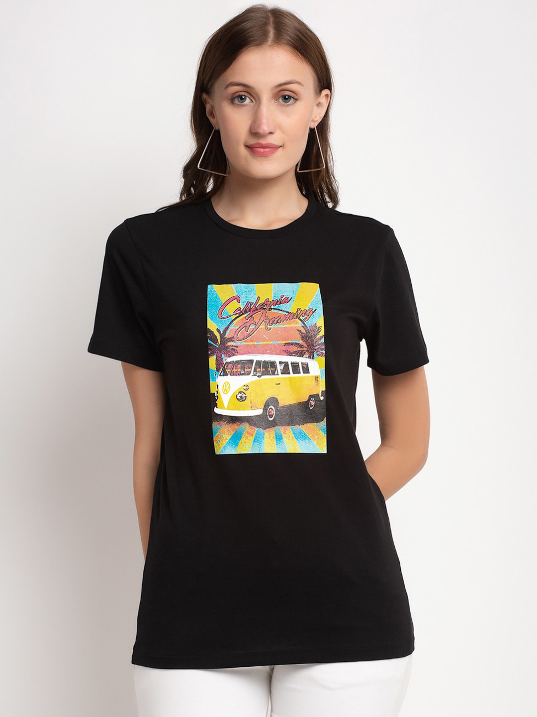 DOOR74 Women Black California Dreaming Printed Round Neck T-shirt