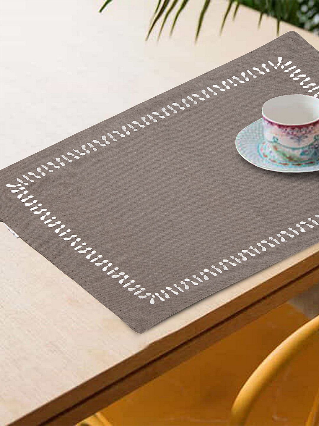 BLANC9 Set of 6 Grey & White Embroidered Table Placemats