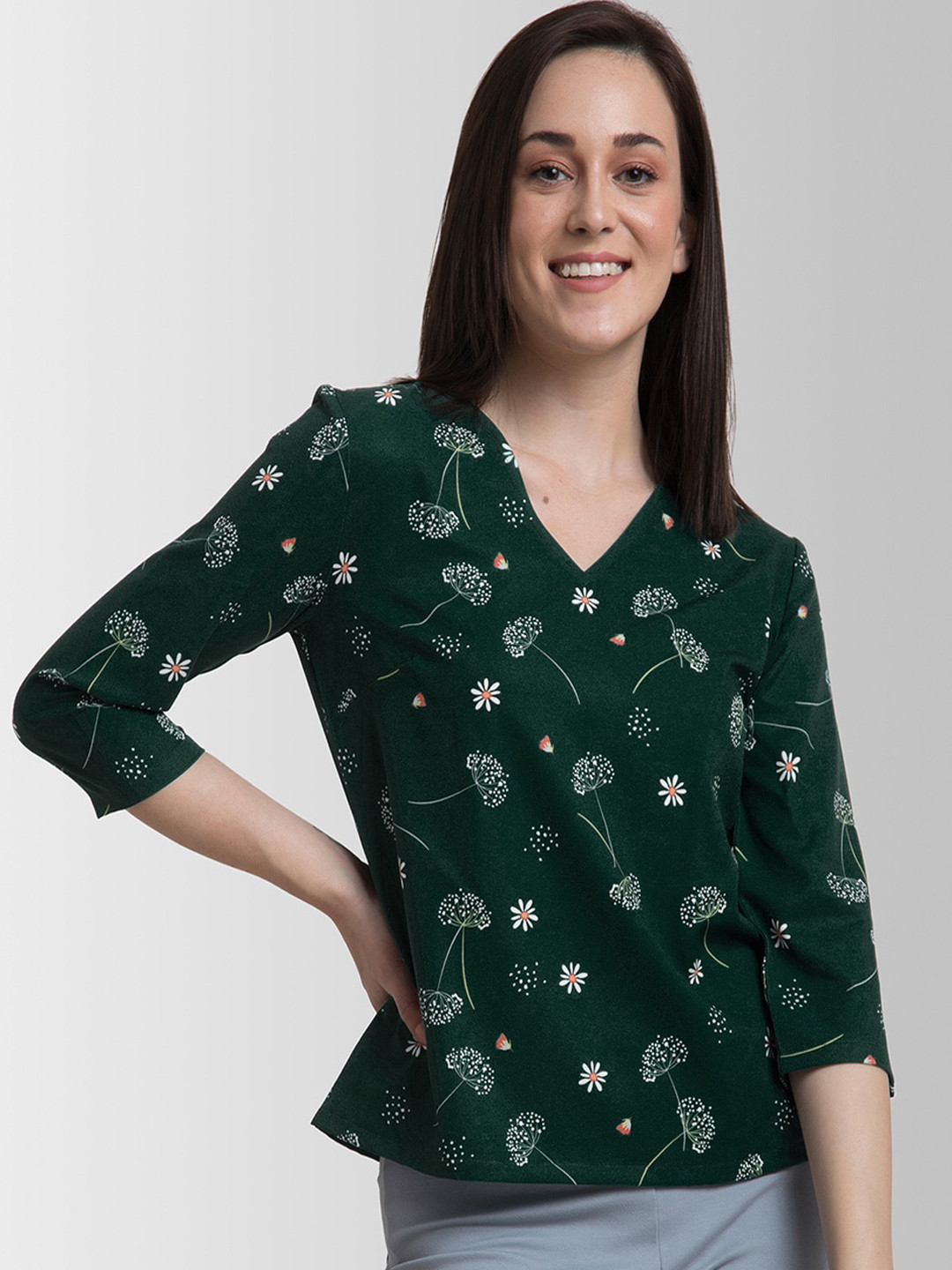 FableStreet Green Floral Printed V-Neck Regular Top