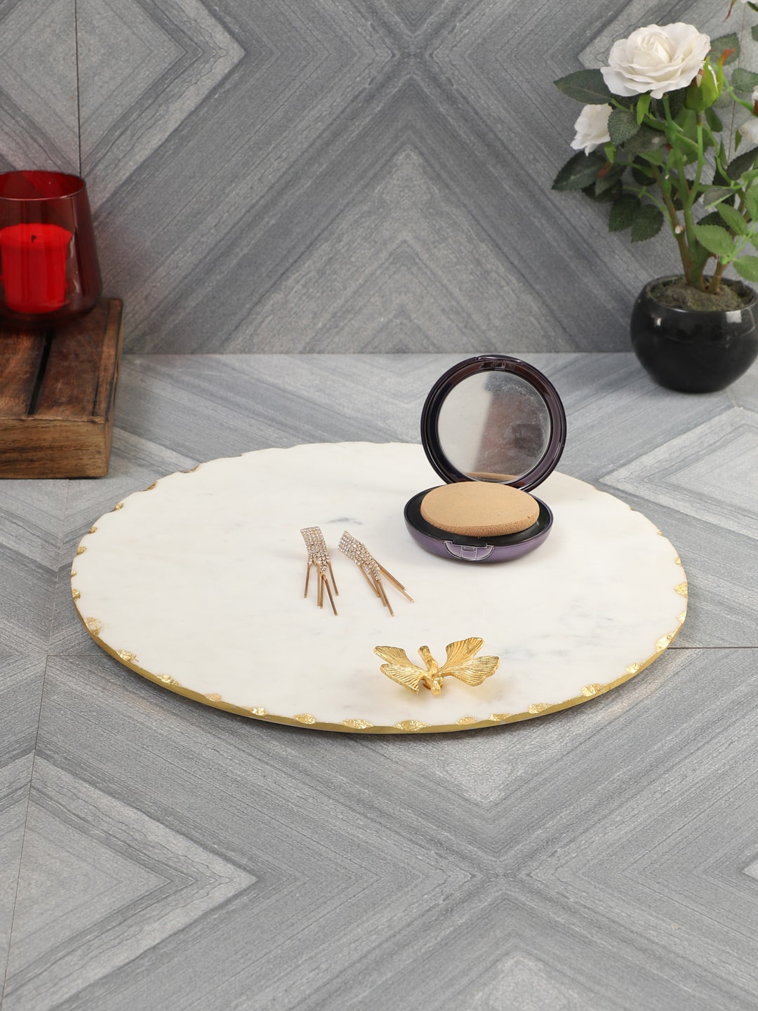 NikkisPride White & Gold-Toned Foil Work Brass Butterfly Embedded Round Marble Platter