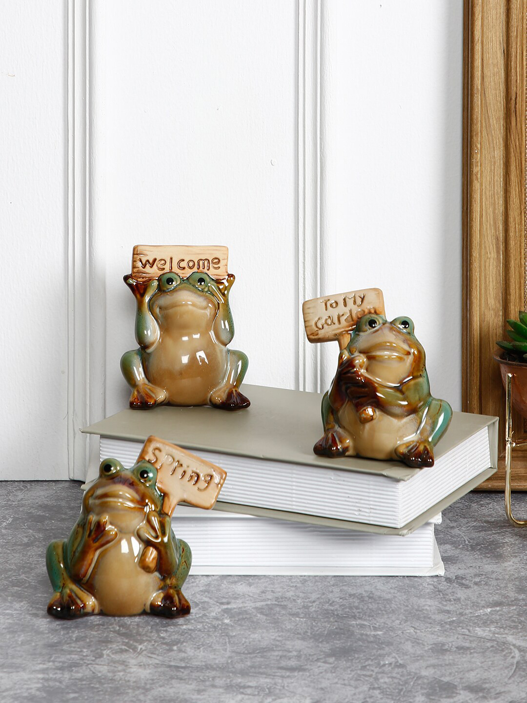 TAYHAA Welcoming Artifacts Brown Ceramic Glossy Living Room Set of 3 Tiny Showpieces - 3.9 Inches