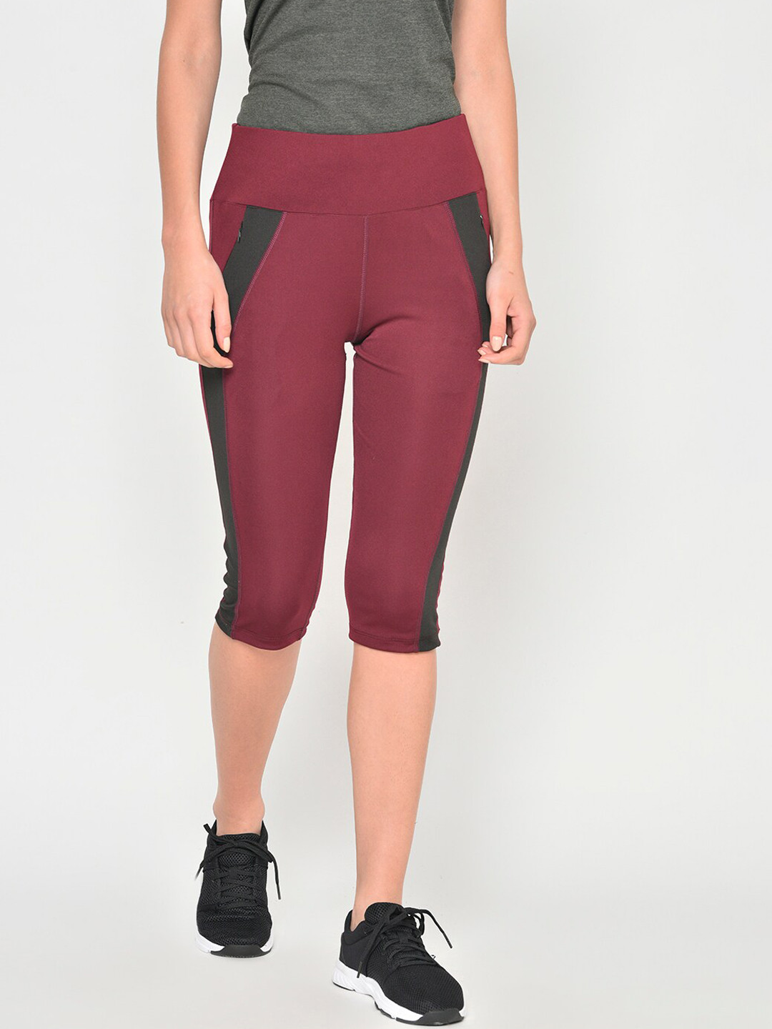 Chkokko Women Maroon Solid Skinny Fit Capris