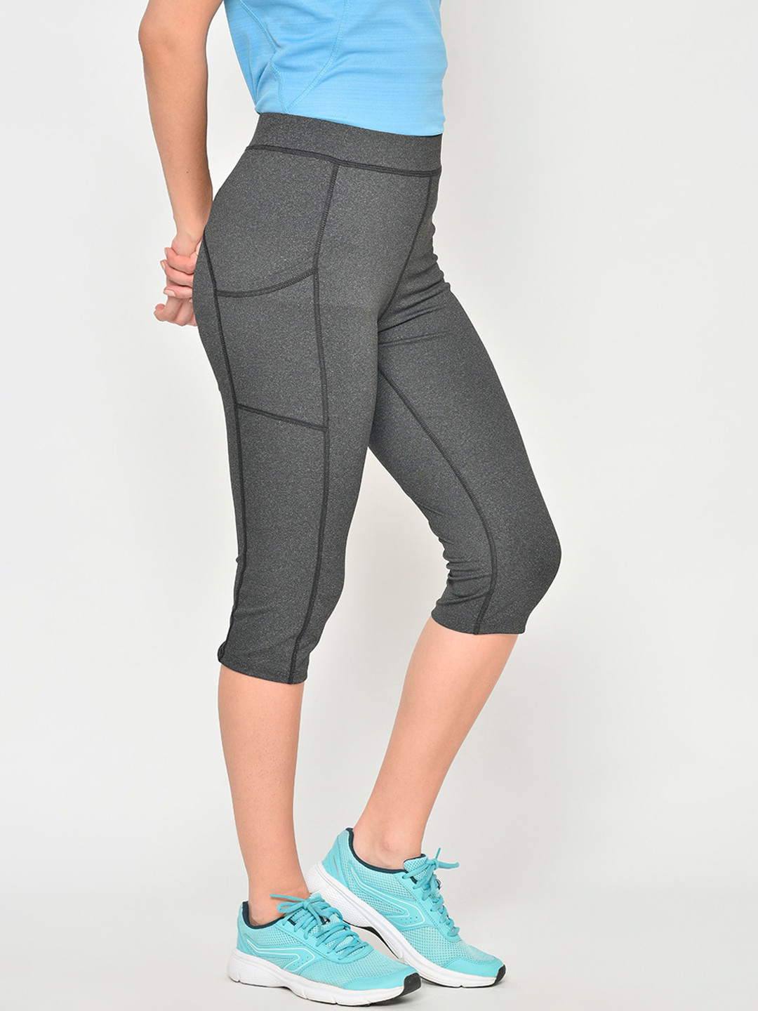 Chkokko Women Grey Solid Skinny Fit Capris