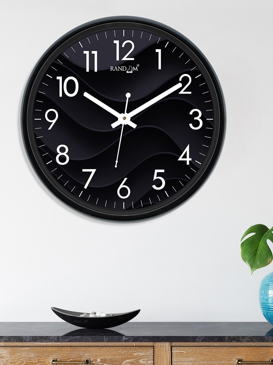 RANDOM Black Plastic Large Display Round Battery Analogue Wall Clock-30.5cm