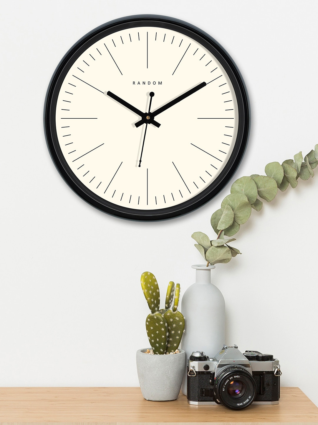 RANDOM Off-White Round Solid Analogue Wall Clock