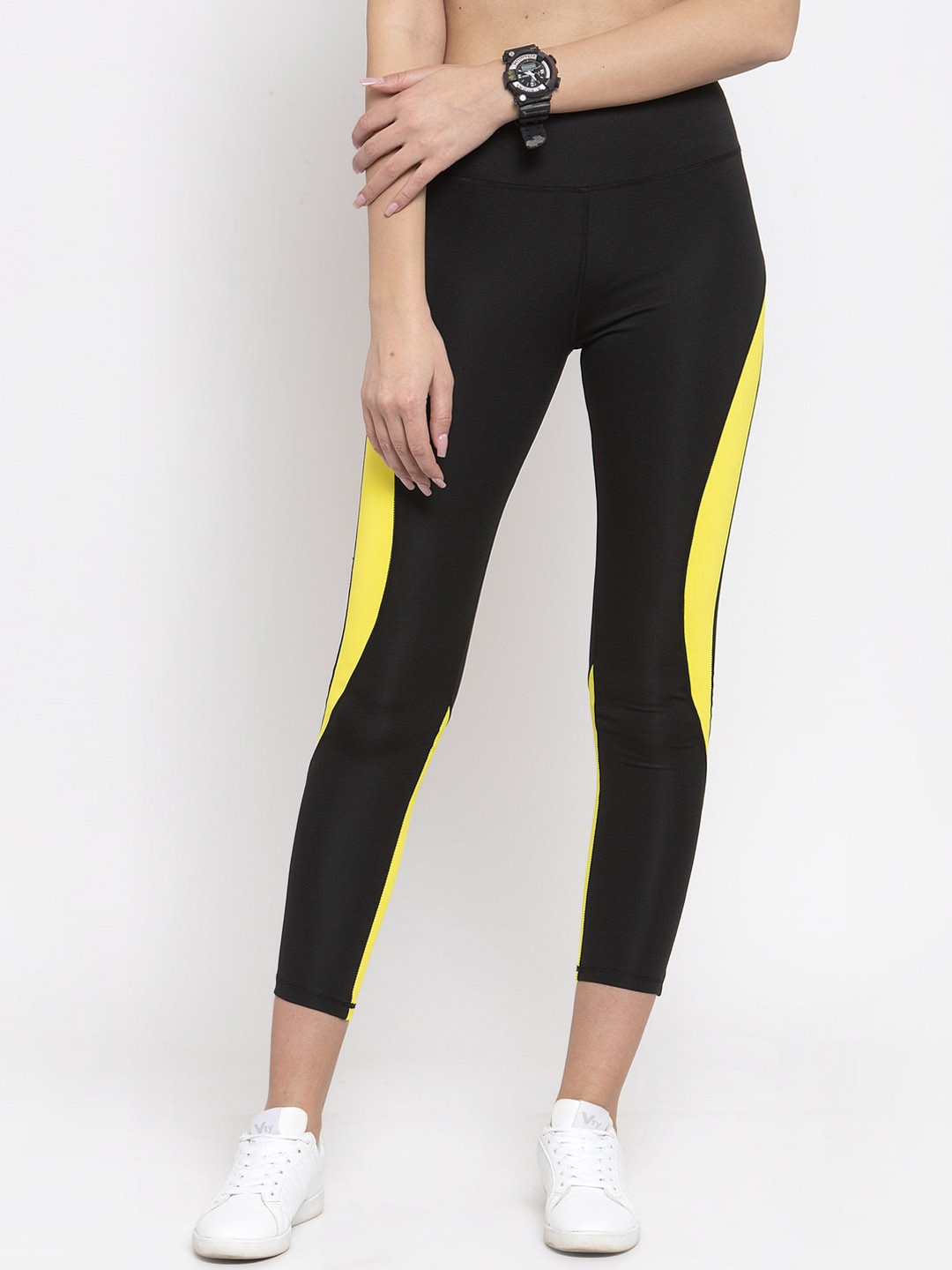 Boston Club Women Black & Yellow Solid Tights