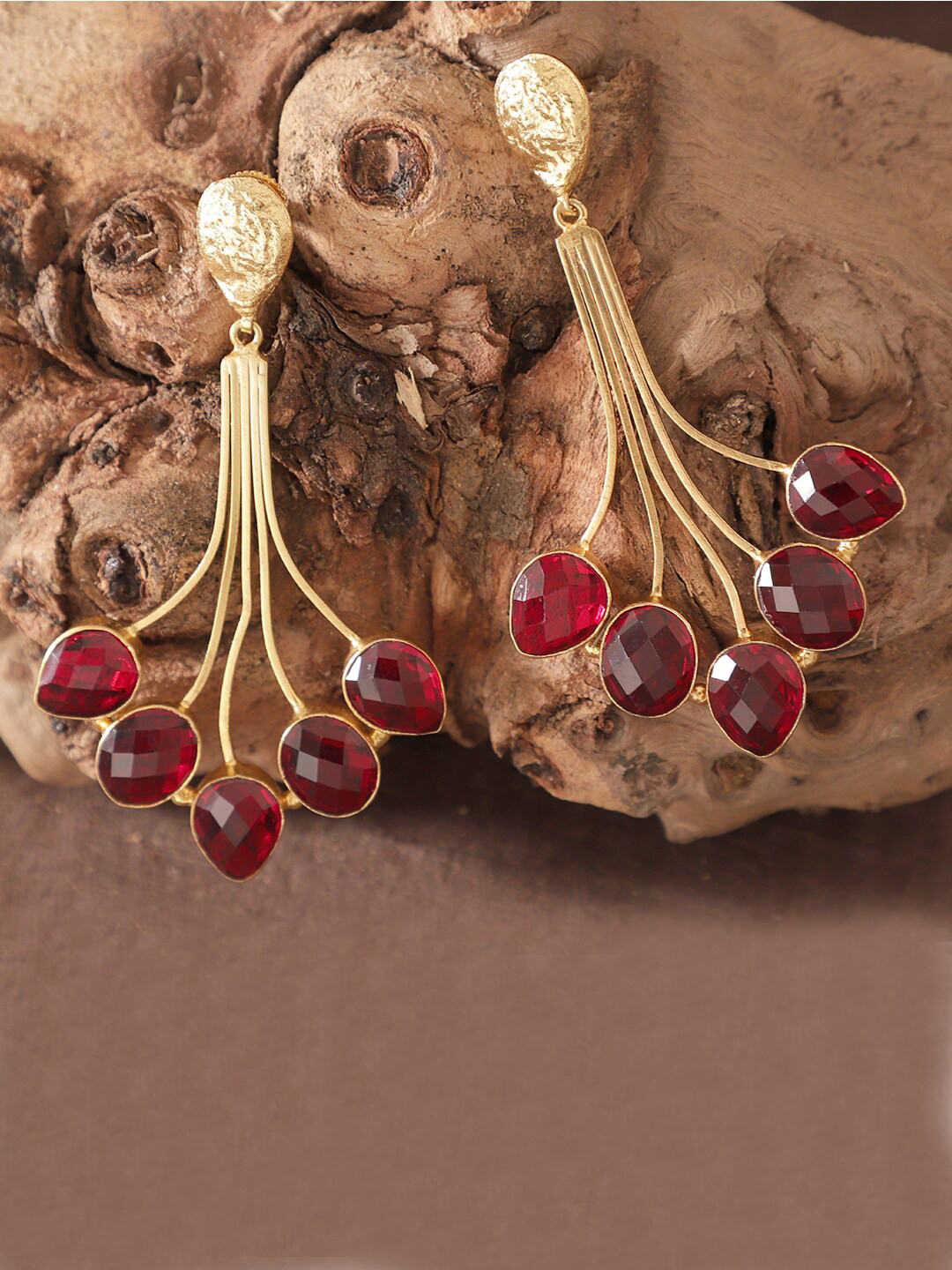 XAGO Gold-Toned & Red Contemporary Ear Cuff