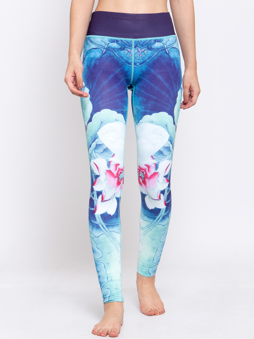 iki chic Women Blue & White Printed Tights