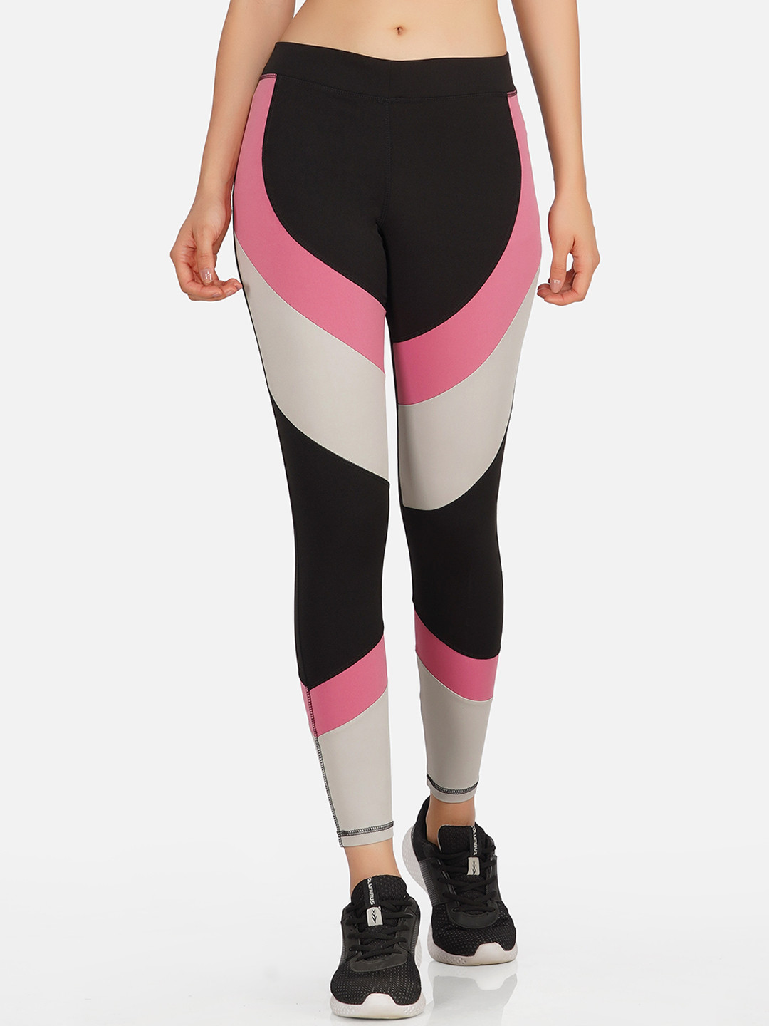 NEU LOOK FASHION Women Black & Off White Colourblocked Gym Tights
