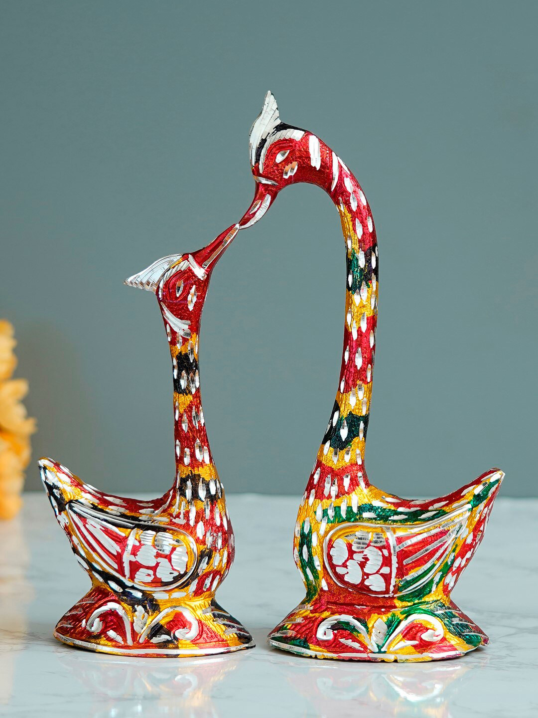 eCraftIndia Set of 2 Multicolor Kissing Swan Couple Handcrafted Figurine Showpieces