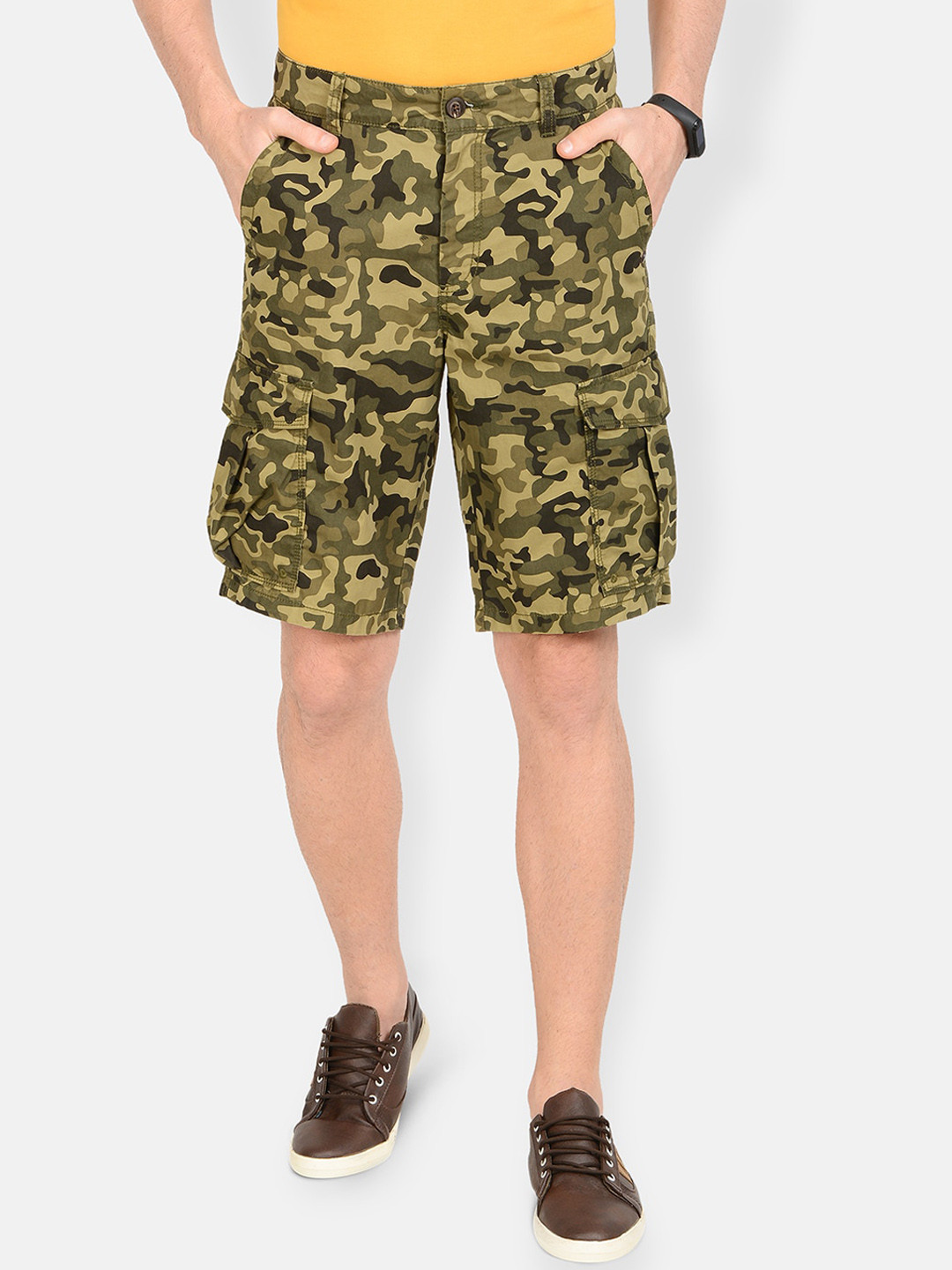 t-base Men Olive Green & Black Camouflage Printed Regular Fit Cargo Shorts