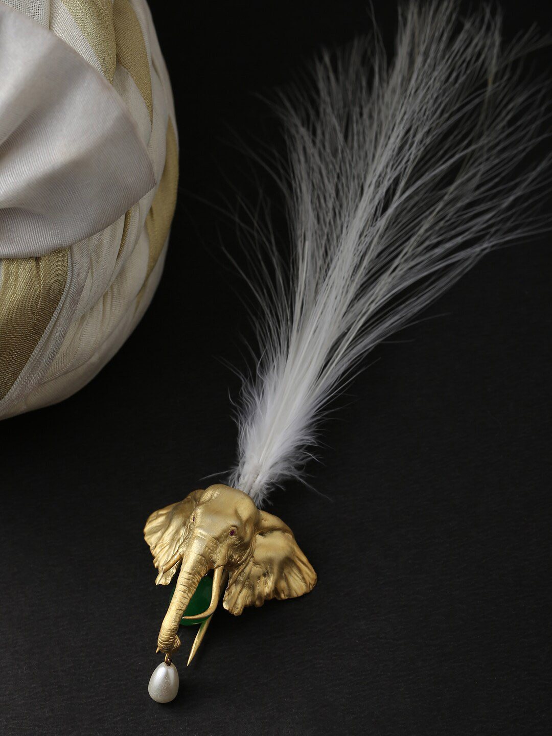 COSA NOSTRAA Men Gold-Toned White Beaded The Majesty Kalangi