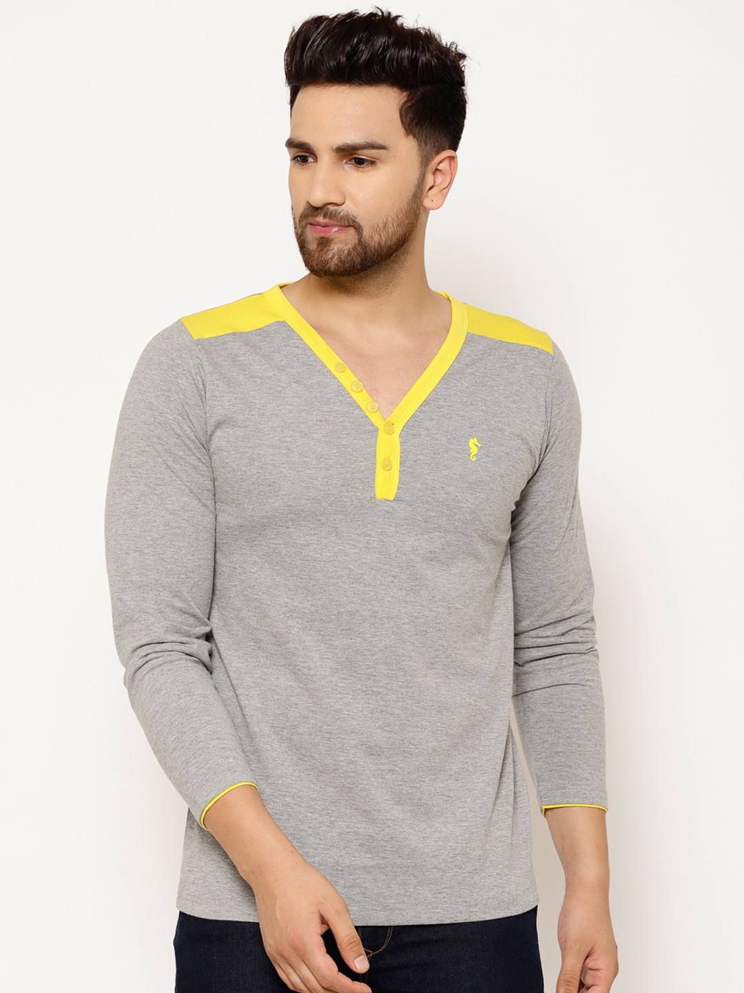 EPPE Men Grey Solid V-Neck T-shirt