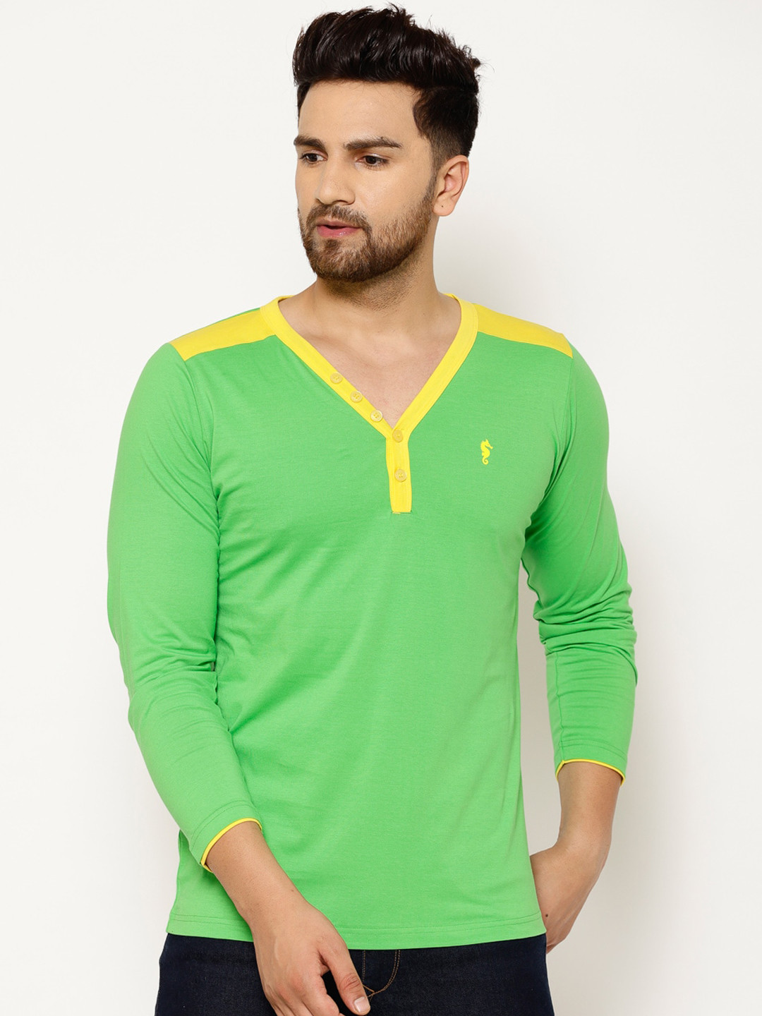 EPPE Men Green Solid Henley Neck T-shirt
