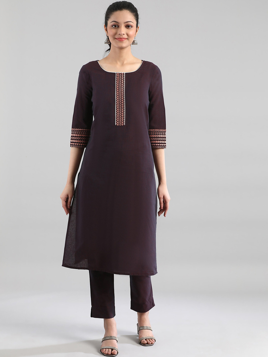AURELIA Women Deep Purple Yoke Design Thread Work Kurta