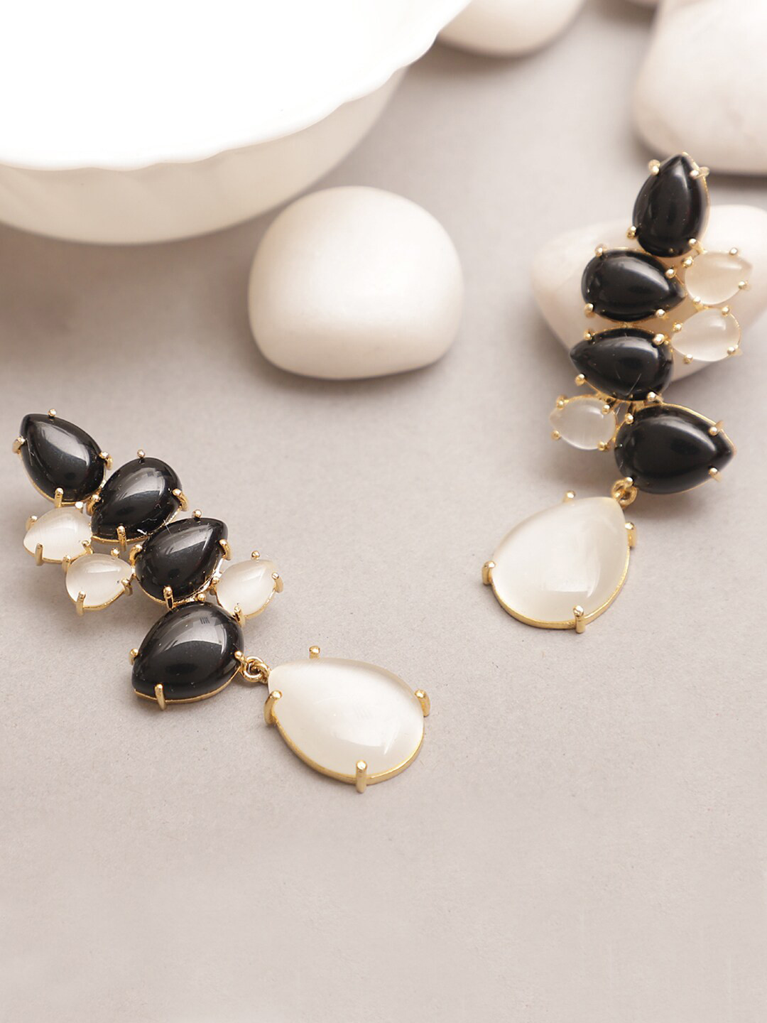 XAGO Black & White Contemporary Drop Earrings