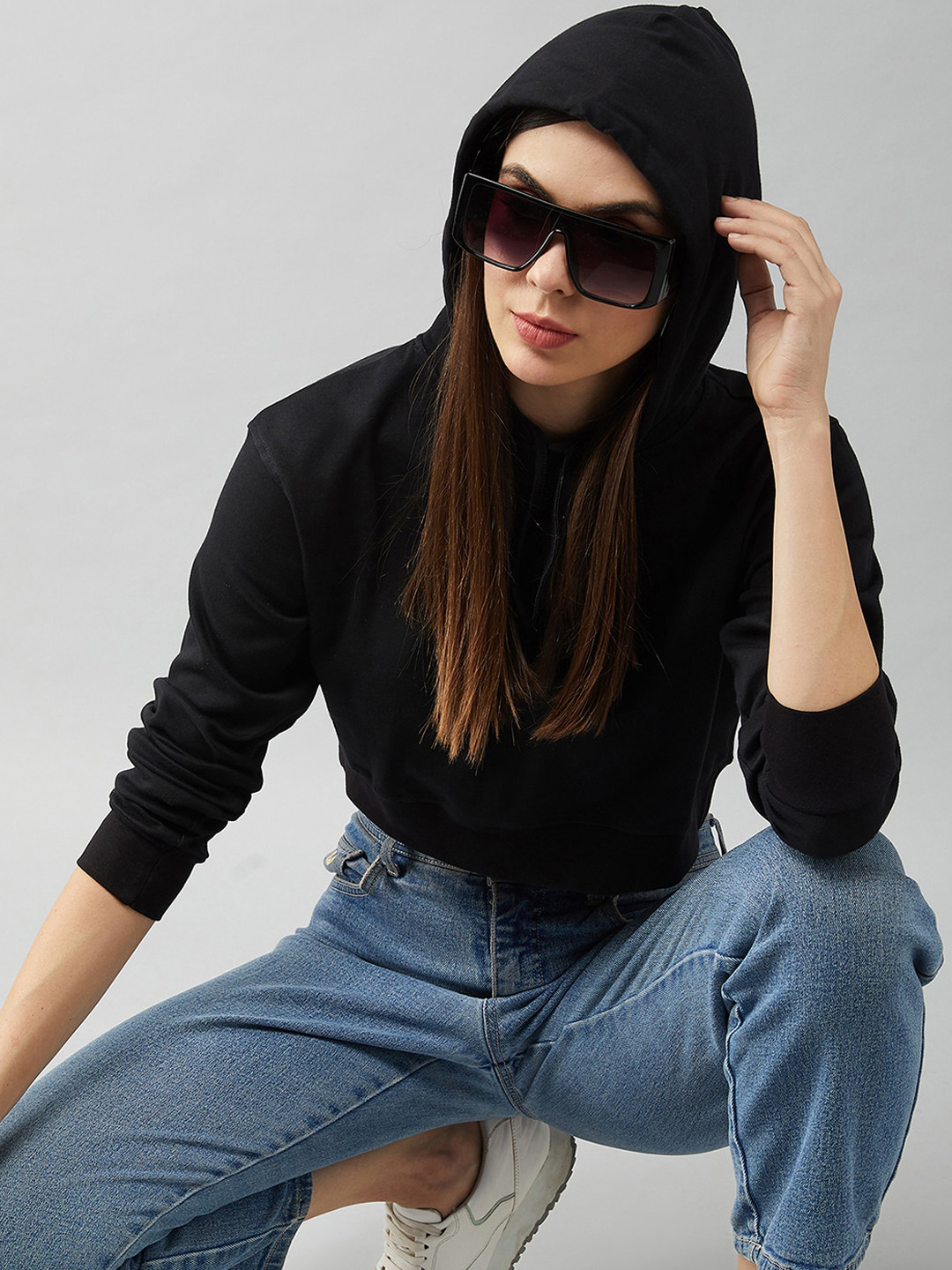 DOLCE CRUDO Women Black Pure Cotton Solid Cropped Sweatshirt